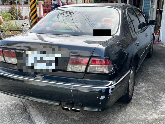兇嫌將蔣姓男子塞進後車廂，載到彰化縣埤頭鄉一處友人家棄置。 圖：警方提供