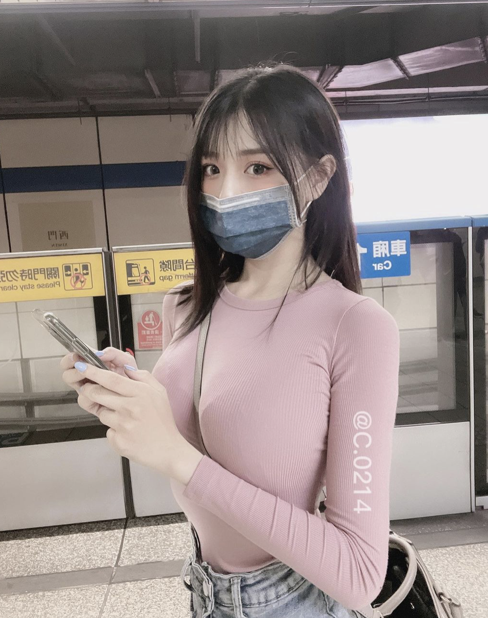 青青在社群帳號中擁有71萬粉絲。 圖：翻攝IG/青青