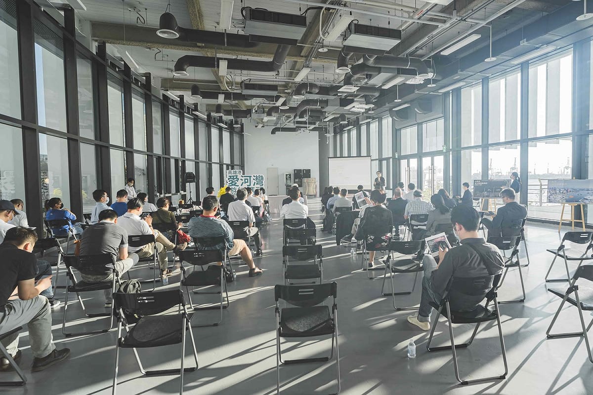 廠商踴躍出席愛河灣遊艇碼頭招商說明會。 圖：高雄市政府提供