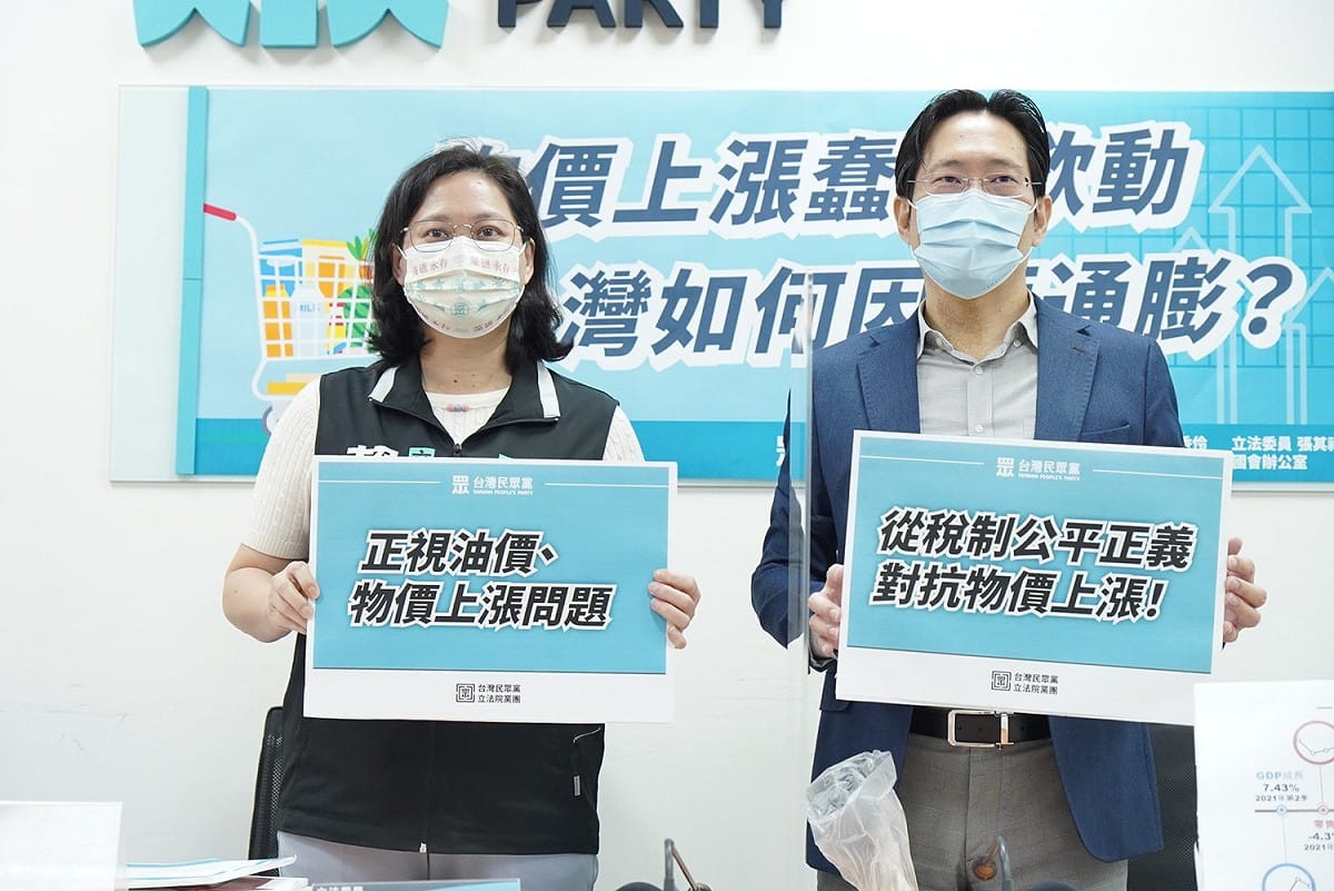 民眾黨立委賴香伶（左）、張其祿（右）。 圖：民眾黨團 / 提供