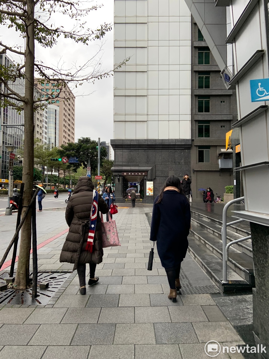 中央氣象局表示，受強烈大陸冷氣團影響，18縣市需留意10度以下氣溫。 圖：張家寧／攝（資料照）