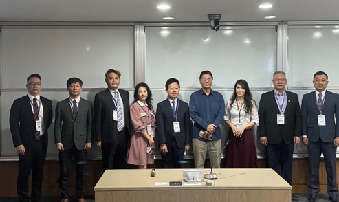 與會學者專家合影。由左至右為陳龍、楊名豪、陳東瀛、劉佩真、李世暉、張正霖、廖雨詩、陳文甲、林彥宏。 圖／主辦單位提供