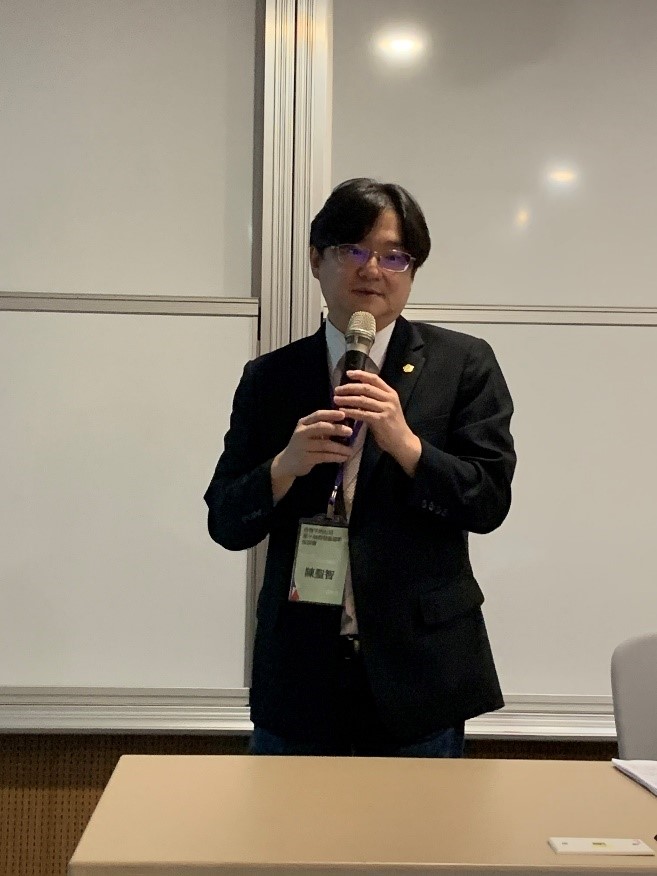 政治大學陳聖智副教授提出「負的同邊網路效應」概念。 圖 : 台灣日本研究院 /政治大學社科院當代日本研究中心 /提供