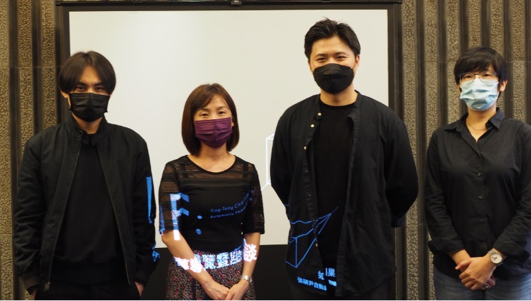 張碩尹個展開幕（左起藝術展演科股長蔣世偉、文化局專委陳春美、藝術家張碩尹、與談人莊偉慈）。 圖：新北市文化局提供