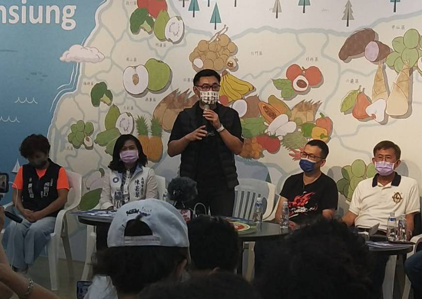 江啟臣(中)現身為羅智強(右二)助講。 圖:孫家銘攝