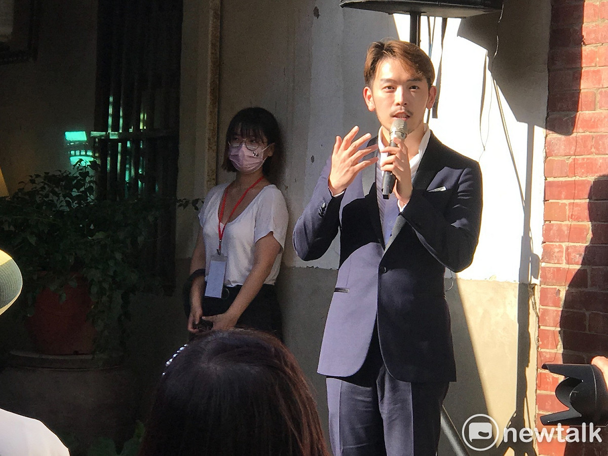 郭芝苑故居音樂會，鋼琴演奏家嚴俊傑闡釋郭芝苑《台灣古典幻想曲》的作曲精神。 圖：朱蒲青／攝