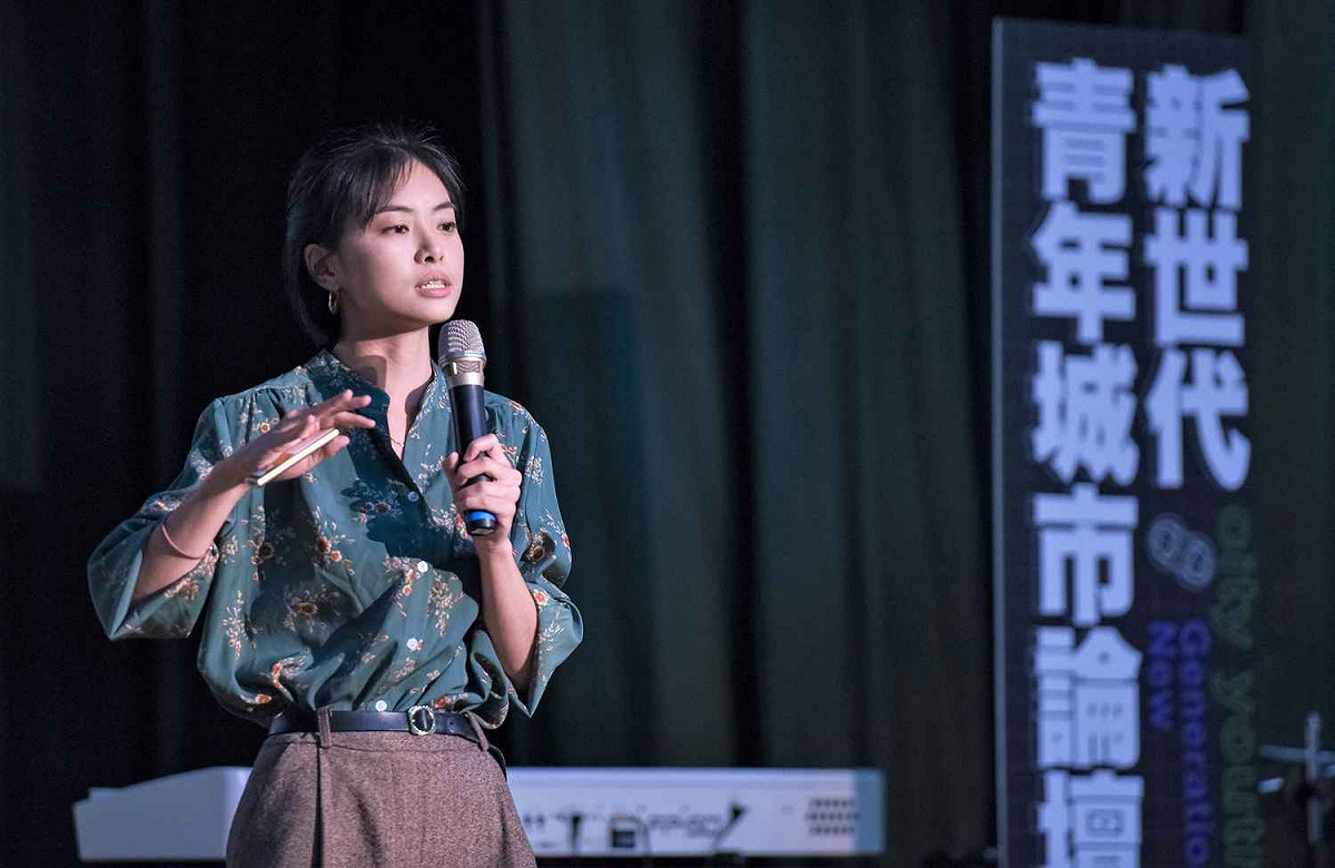 金鐘獎迷你劇集新人獎得主游珈瑄分享新媒體未來夢想家。 圖：新北市教育局提供