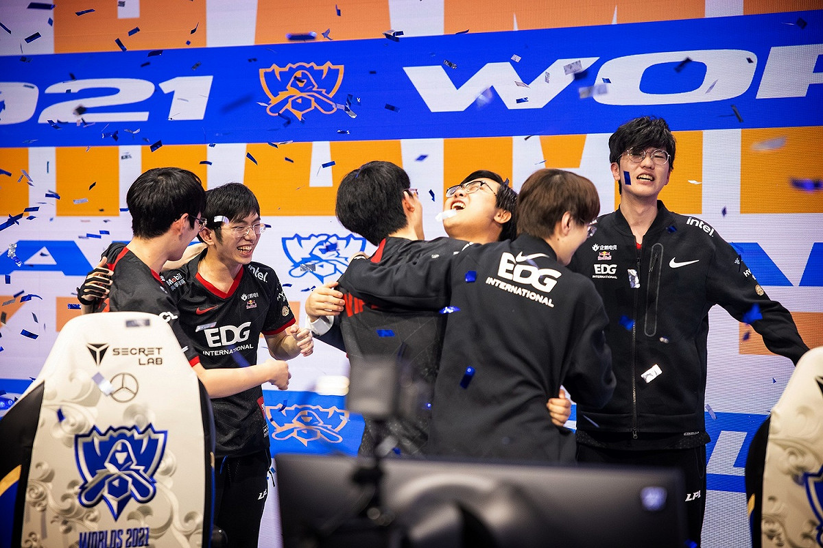 中國電競戰隊 EDward Gaming (EDG)奪下《英雄聯盟》S11 世界賽冠軍 圖：Riot Games