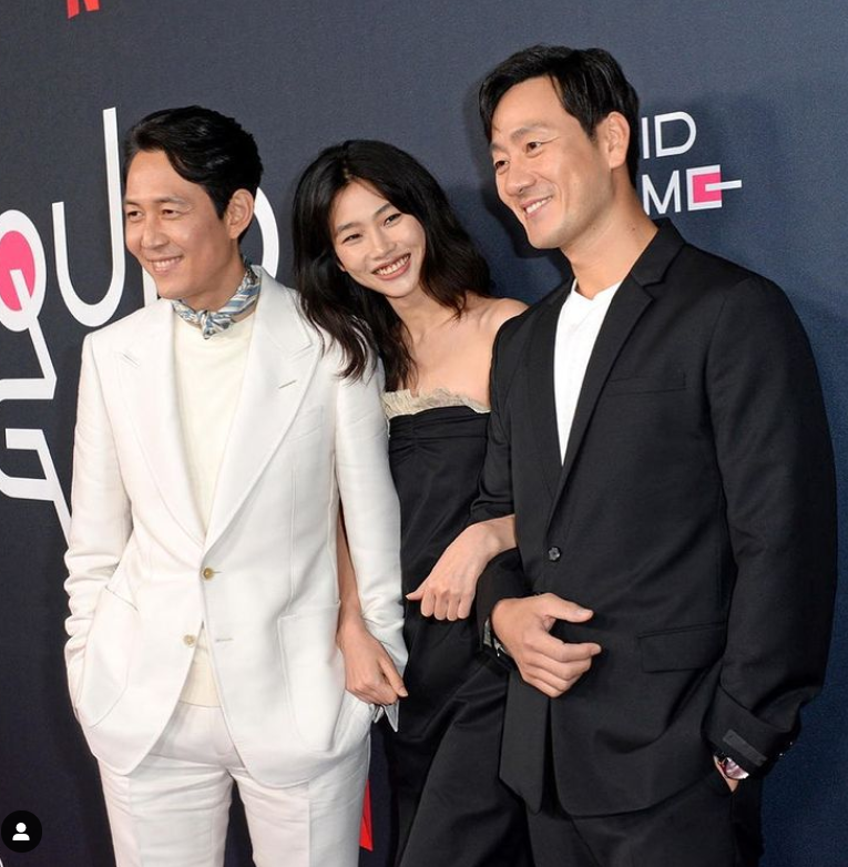 導演黃東赫率領主演李政宰、朴海秀和鄭好娟前往美國洛杉磯出席活動，也透露第二季由李政宰飾演的成奇勳將會回歸。 圖：翻攝自IG/netflixqueue