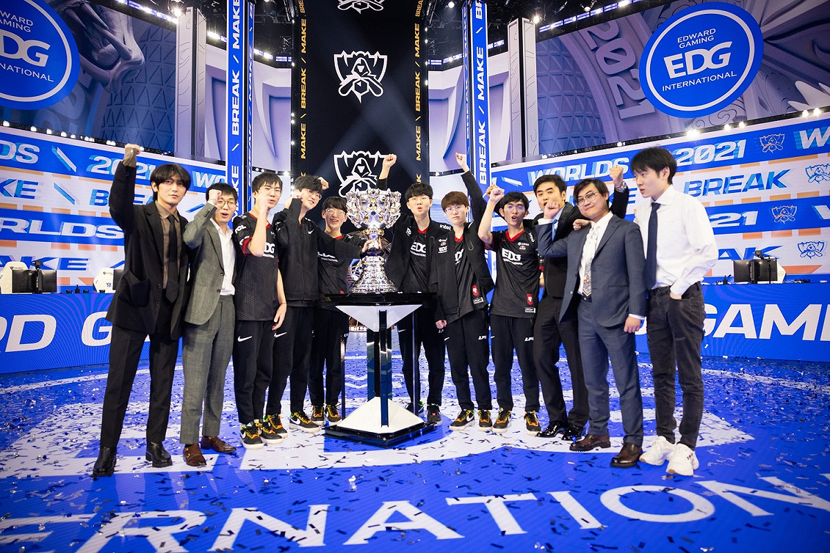 中國玩家因籌組《英雄聯盟》S11 世界總決賽直播觀賽活動 圖：Riot Games