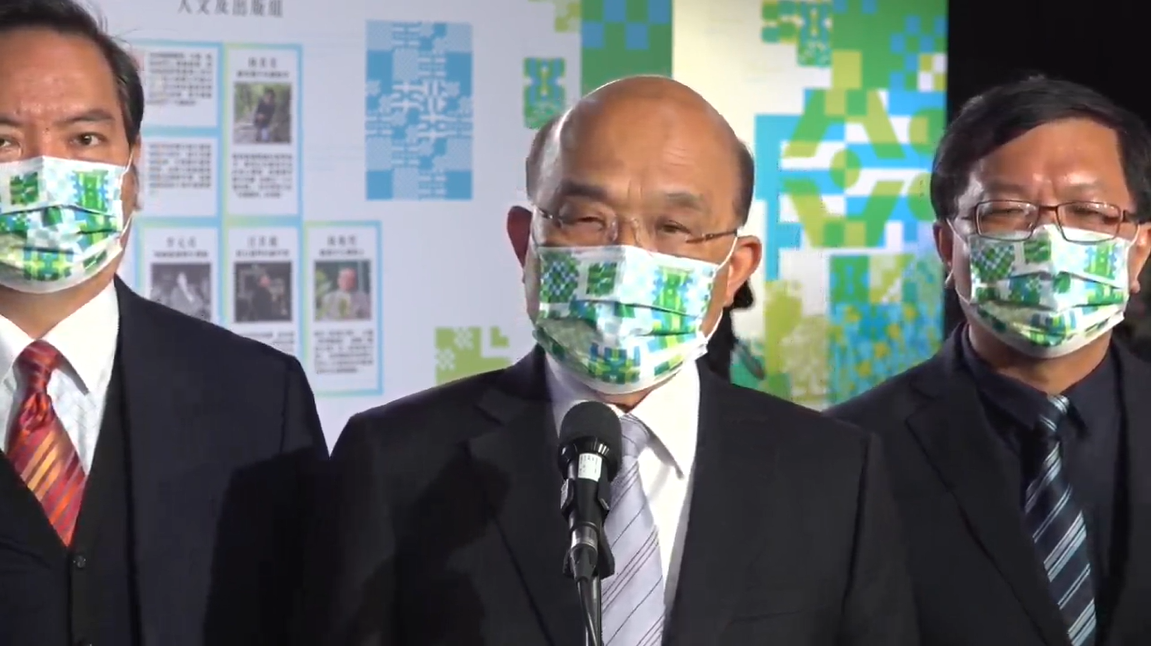 行政院長蘇貞昌今（11）日下午出席「文化部文協獎章頒獎典禮」前受訪。 圖：擷自直播影片