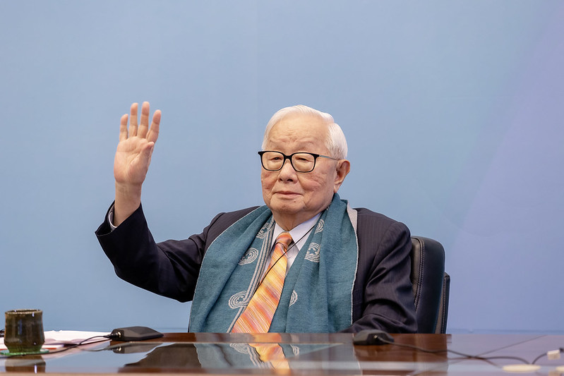 我國領袖代表台積電創辦人張忠謀以視訊方式參加2021年亞太經濟合作經濟領袖會議。 圖：總統府提供