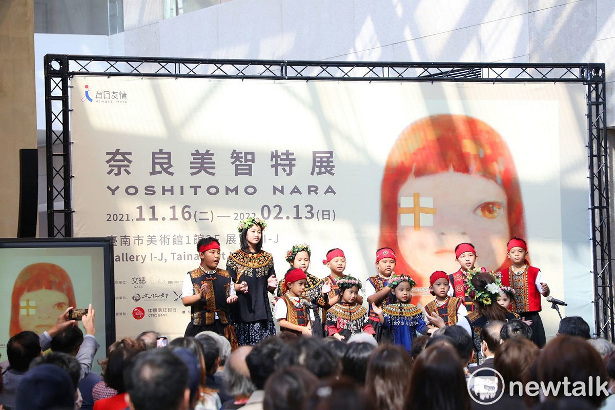 奈良美智（YOSHITOMO NARA）於今年3月起在台展開的「奈良美智特展」巡迴展，繼台北、高雄之後，最終站即將於本月16日，在台南市美術館1館隆重登場，南美館今日舉行記者會宣傳。 圖：黃博郎／攝