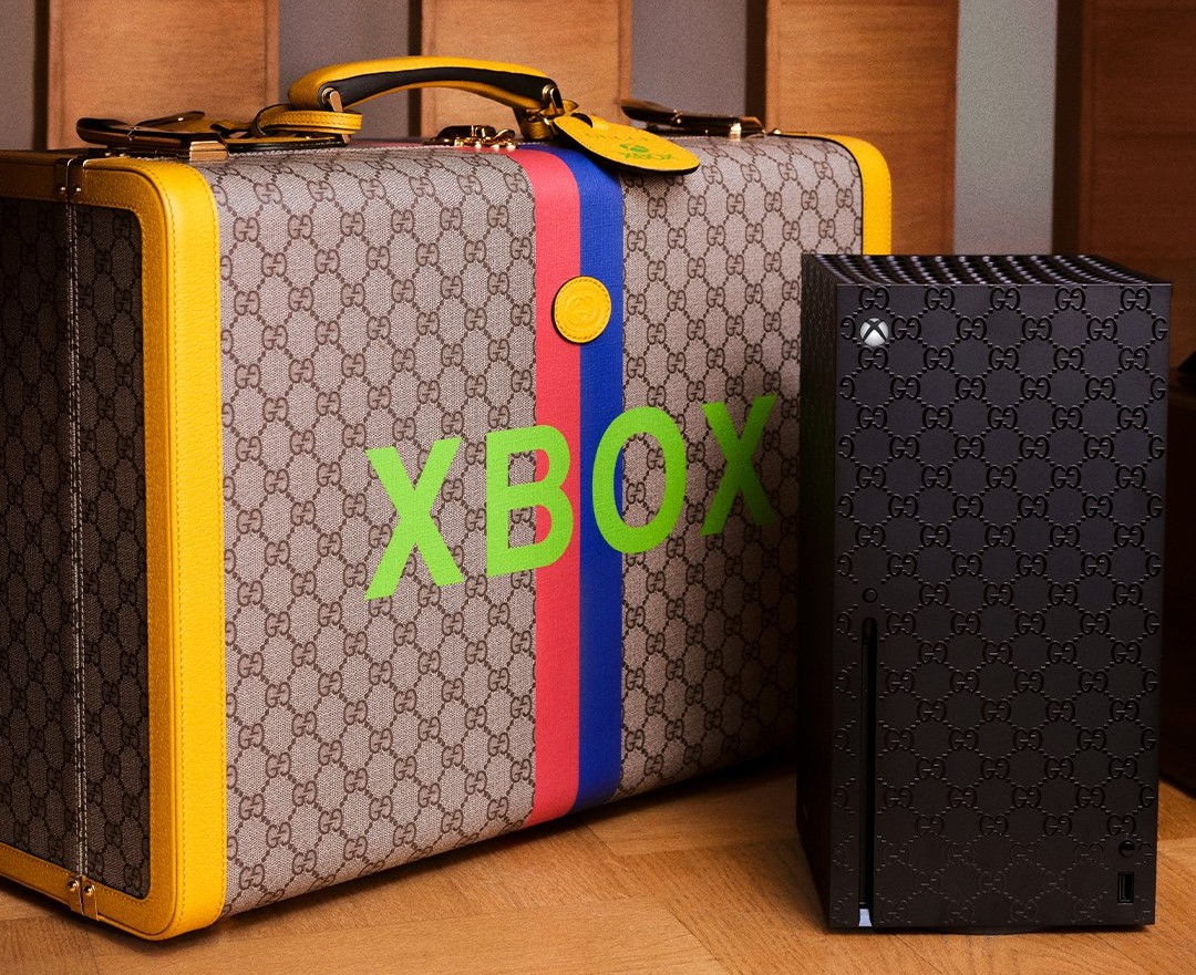 Gucci聯名款Xbox定價約新台幣28萬元。 圖：翻攝自Gucci推特