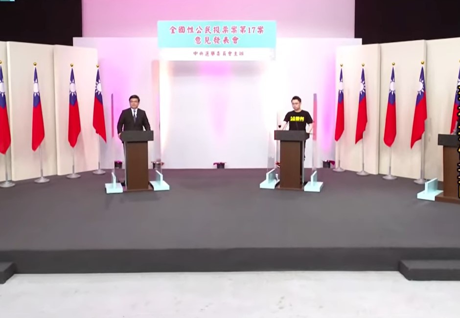 首場電視說明會正式登場，正反雙方首次針對四大公投案正面對決，激出火花。 image source：翻攝自網路