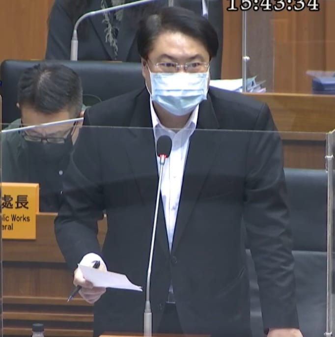基隆市長林右昌表示，基隆捷運八堵到基隆段，不須公投決定。 圖/截自基隆市議會直播（資料畫面）