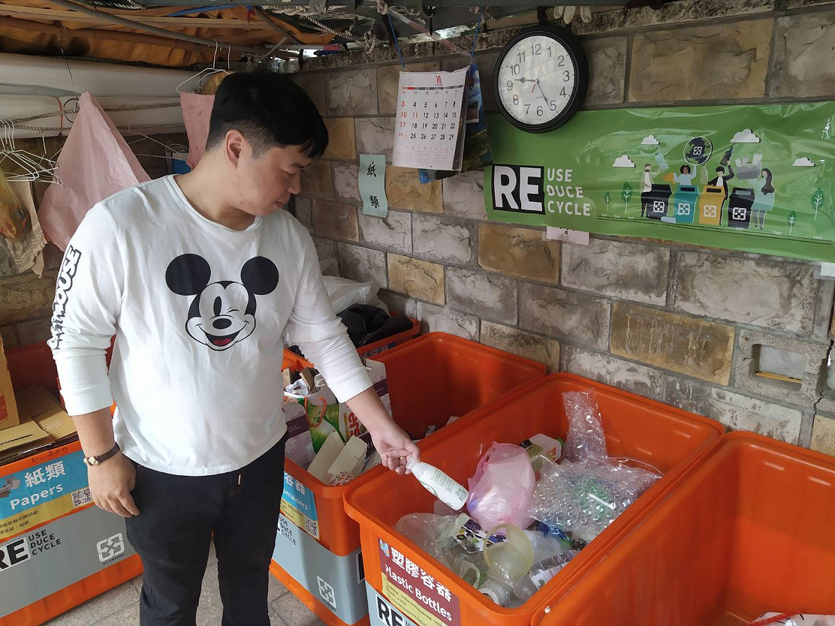 環保局積極輔導社區進行資源回收貯存區改造，讓分類更明確，也提供社區住戶乾淨、明亮的回收空間。