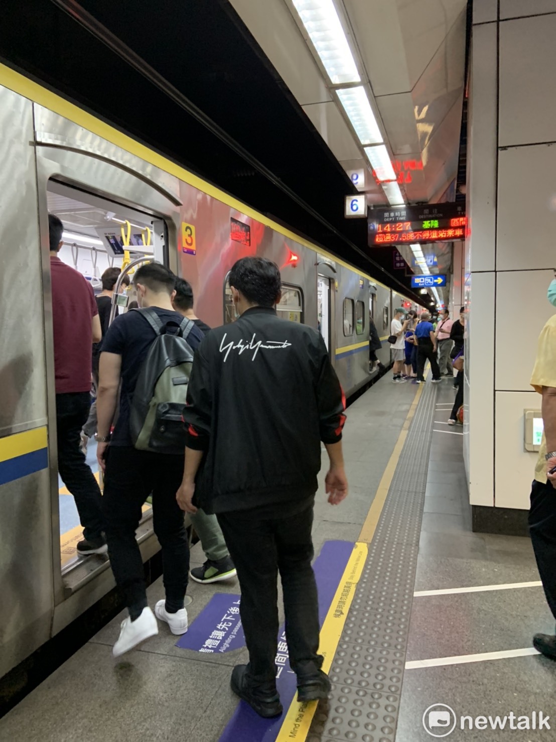 台鐵今日上午發生電車線故障，目前大山=後龍間雙線不通（示意圖）。 圖：張家寧／攝（資料照）