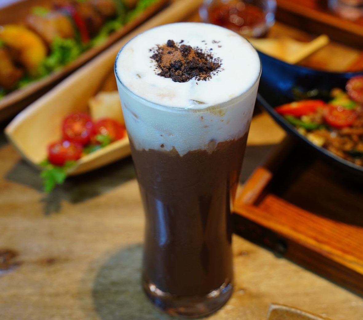 店家精心設計的南洋奶茶。 圖：斐得蔬食提供