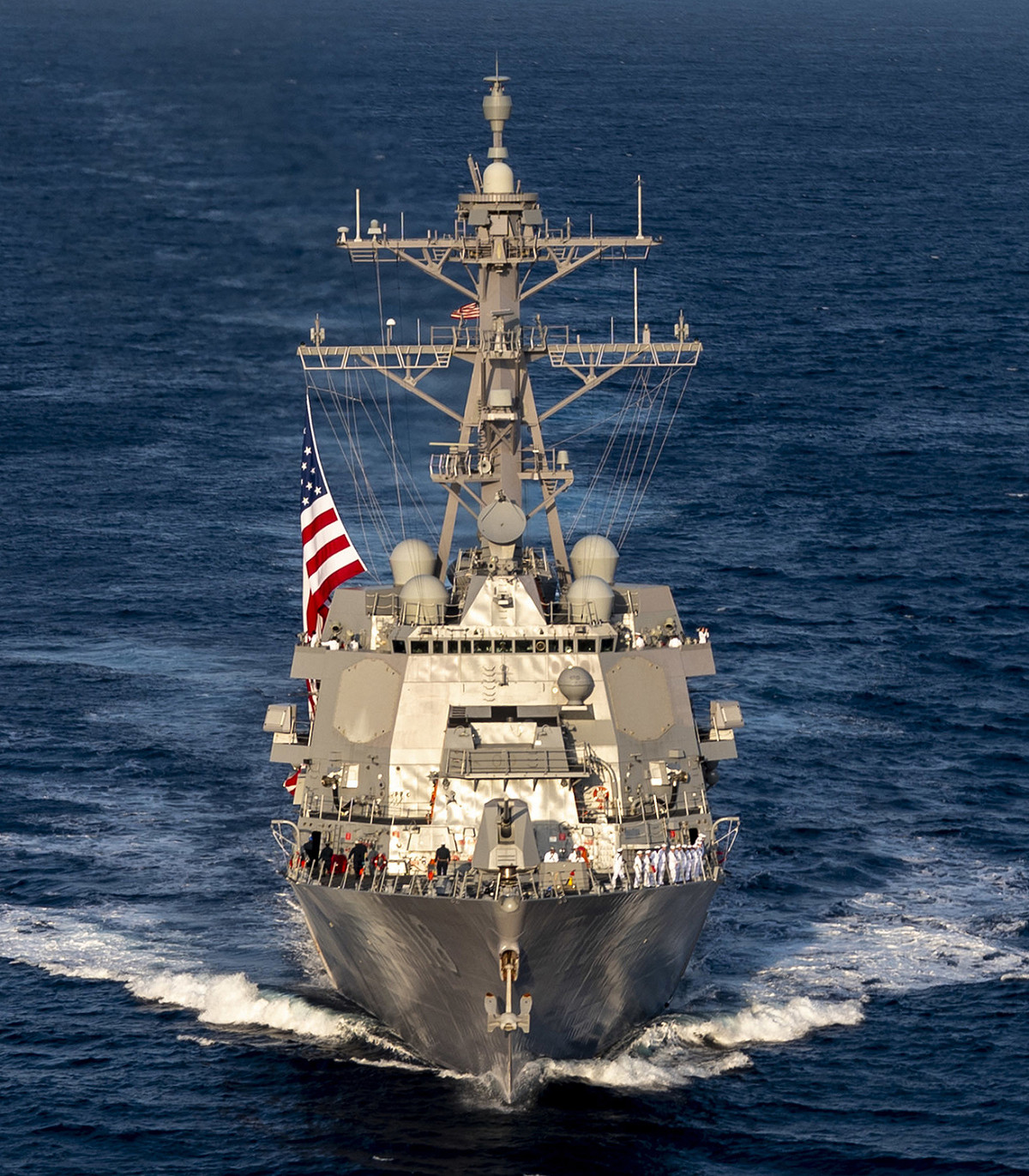 美國海軍最新「勃克級」飛彈驅逐艦「丹尼爾井上號(USS Daniel Inouye，DDG-118)」完成首航，12月8日將加入太平洋艦隊。 圖：翻攝 U.S. Pacific Fleet推特