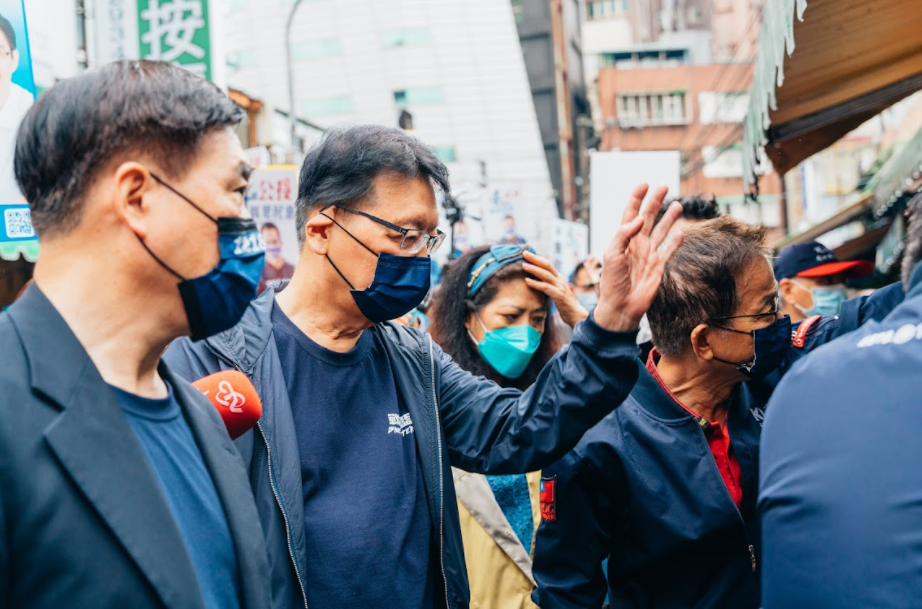 戰鬥藍上午赴景美宣講公投。 圖:趙少康辦公室提供