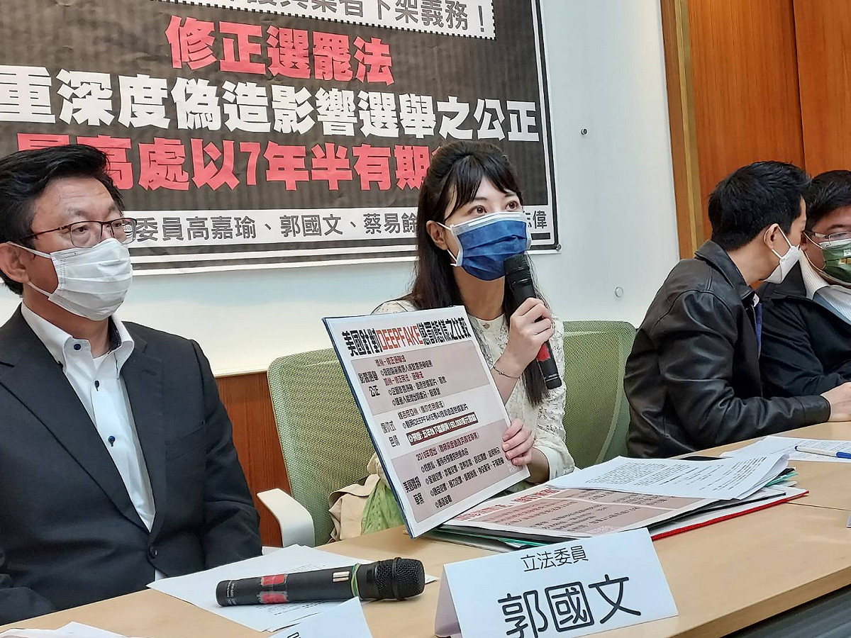 高嘉瑜要求政府為疫苗政策道歉，引發綠營內部討論。 圖：陳佩君／攝