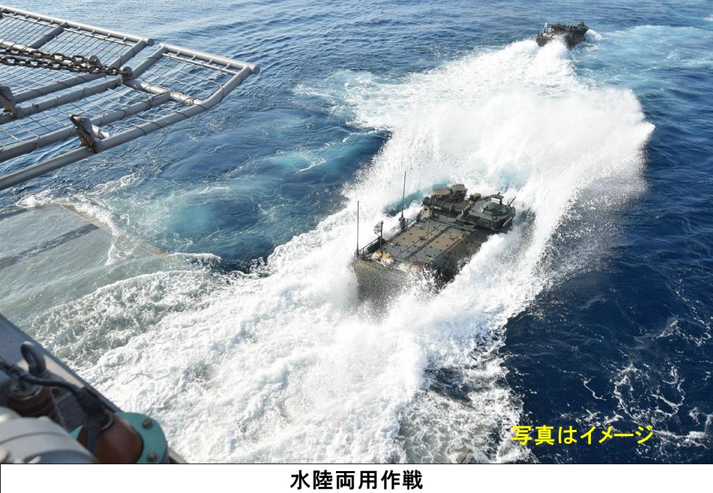 AAV7兩棲車輛自泊地發起攻擊。 圖：翻攝防衛省統合幕僚監部推特