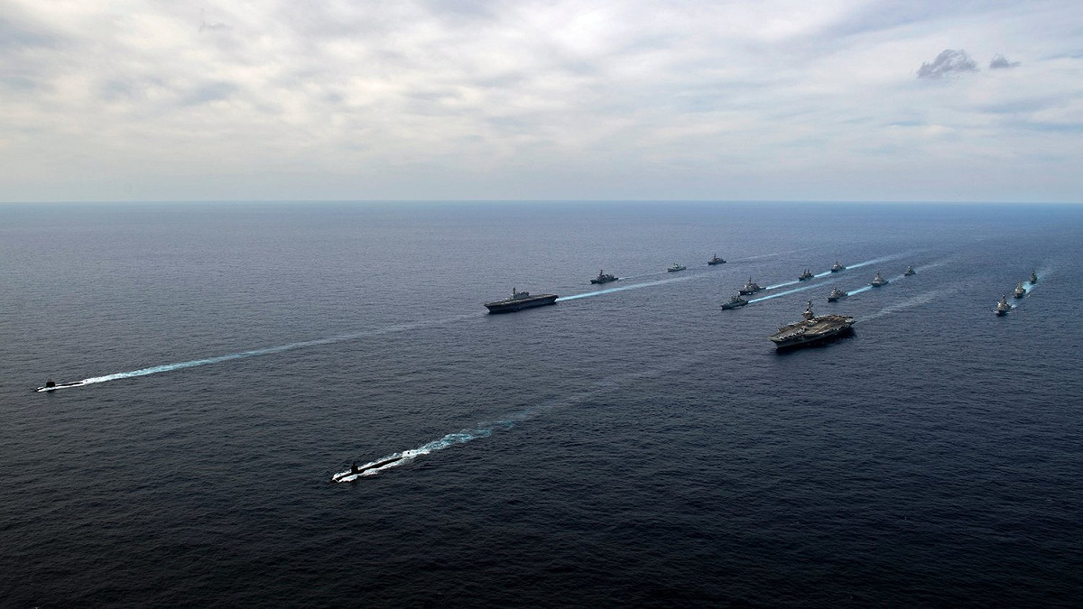 日本、美國、加拿大、澳洲和德國5國，2潛艦、15水面艦，在西太平洋菲律賓海進行「ANNUALEX 2021」海上聯合軍演。 圖：翻攝 U.S. Pacific Fleet推特