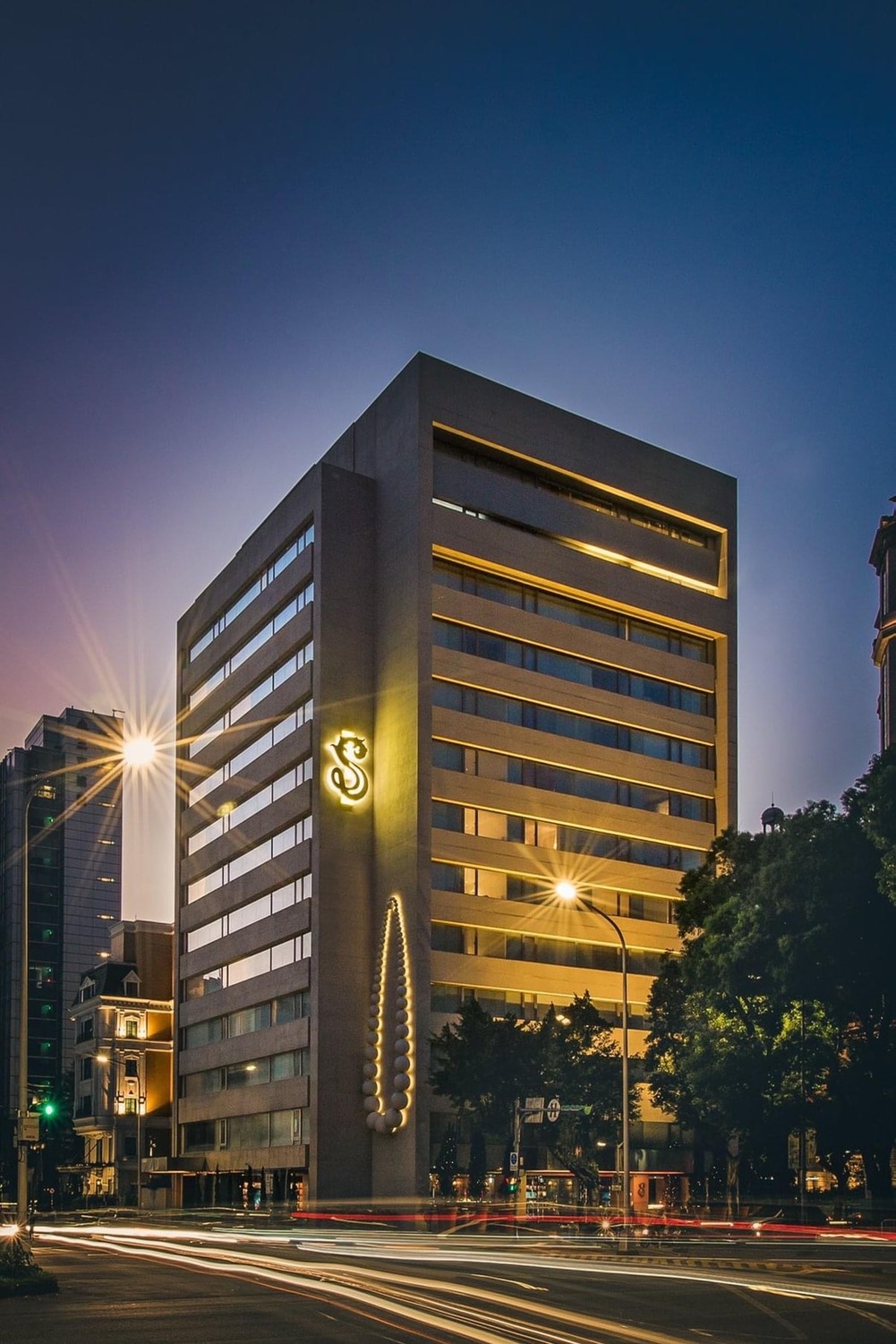 汪小菲當年砸下3.5億元，以大S的名字在台北開設的飯店「S Hotel」。 圖：翻攝自臉書