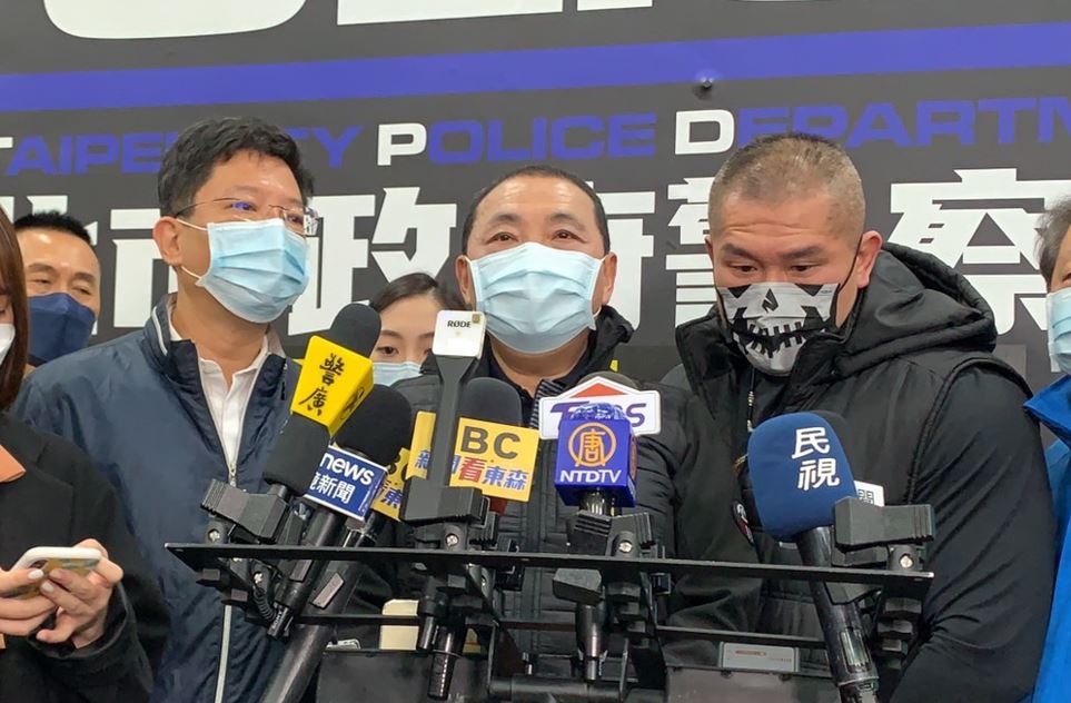 侯友宜表示，任何人在車上擺置任何物品都要有合理解釋，如有不法意圖又無法合理說明，就依警察行政執行法處理。 圖：新北市警察局／提供