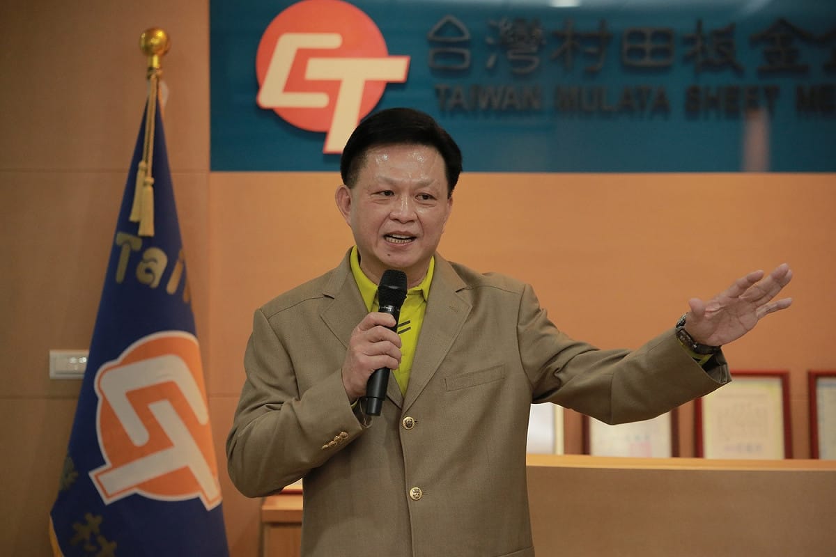 台灣村田板金有限公司董事長王再安致詞，分享廠區搬遷心路歷程。 圖：新北市經發局提供
