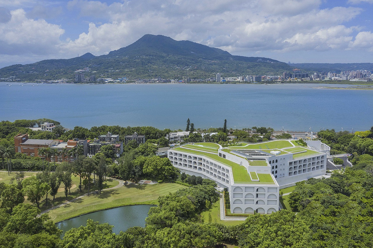 位於淡水老街與漁人碼頭中間的滬尾藝文園區，在市府及將捷文創的努力下，現已成為北海岸一知名景點、青春山海線上的一顆珍珠。 圖：新北市經發局提供