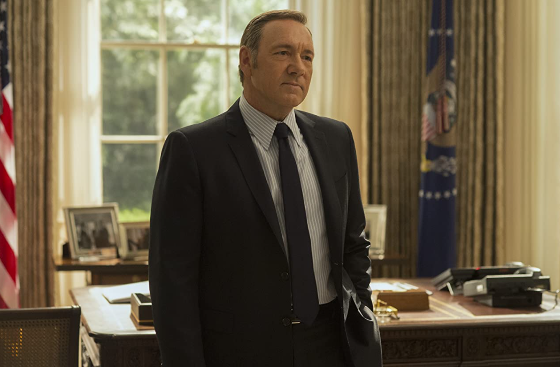 美國演員史貝西（Kevin Spacey）被控對三名男子實施四項性侵的犯罪名。而英國皇家檢察署提及，史貝西還被指控一項「在未經同意的情況下，對某人進行插入式性活動」的罪名。 圖：翻攝自IMDb（資料照片）