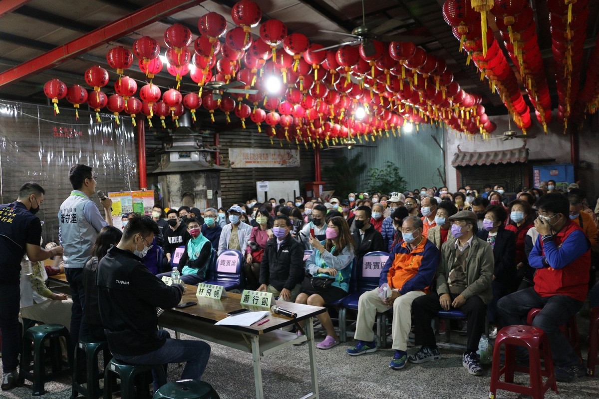 公投說明會青年鬥陣場坐無虛席。 圖：黃守達提供