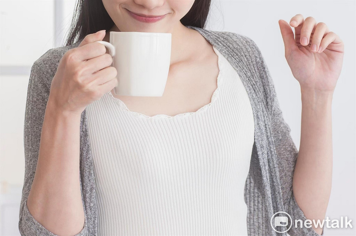 冬季暖身喝熱飲要注意！醫師指出長期吃喝滾燙食物會提高罹患食道癌的風險。 圖：新頭殻資料照