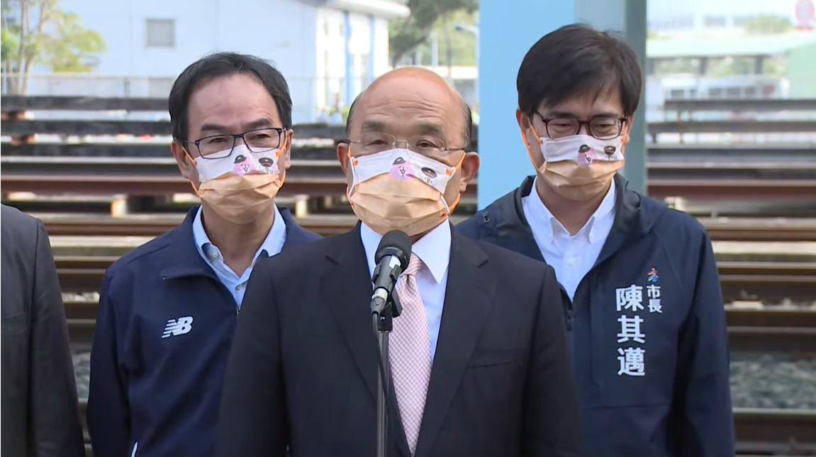 行政院長蘇貞昌今（26）天下午出席「高鐵電車線維修工程車啟用典禮」前受訪。 圖：擷自直播畫面