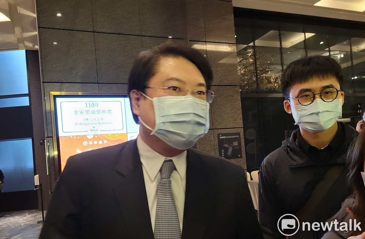 林右昌下午突然現身金安獎頒獎典禮。對於上午王柯會面取得基捷共識，他表示是正向結果。 圖：林昀真/攝