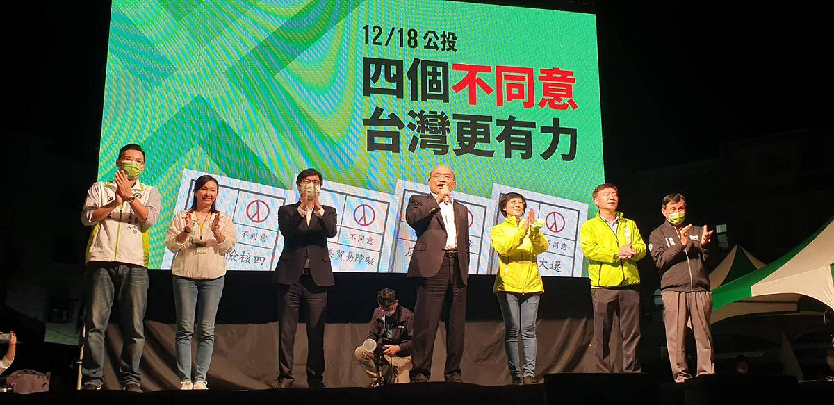 蘇貞昌(中)、陳其邁(左三)為林岱樺站台。 圖：民進黨高雄市黨部提供