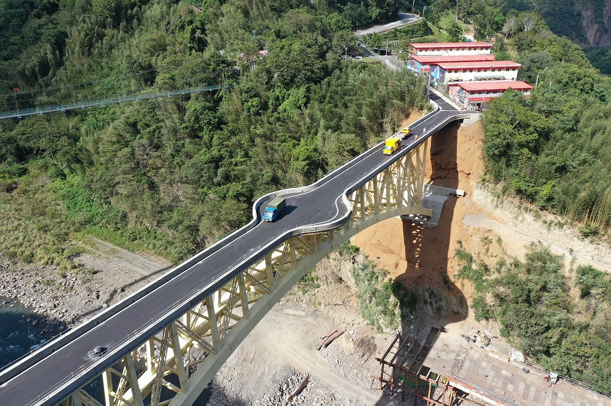位於復興區的「三光跨河大橋興建工程」獲公共工程土木類特優。 圖：桃園市政府／提供