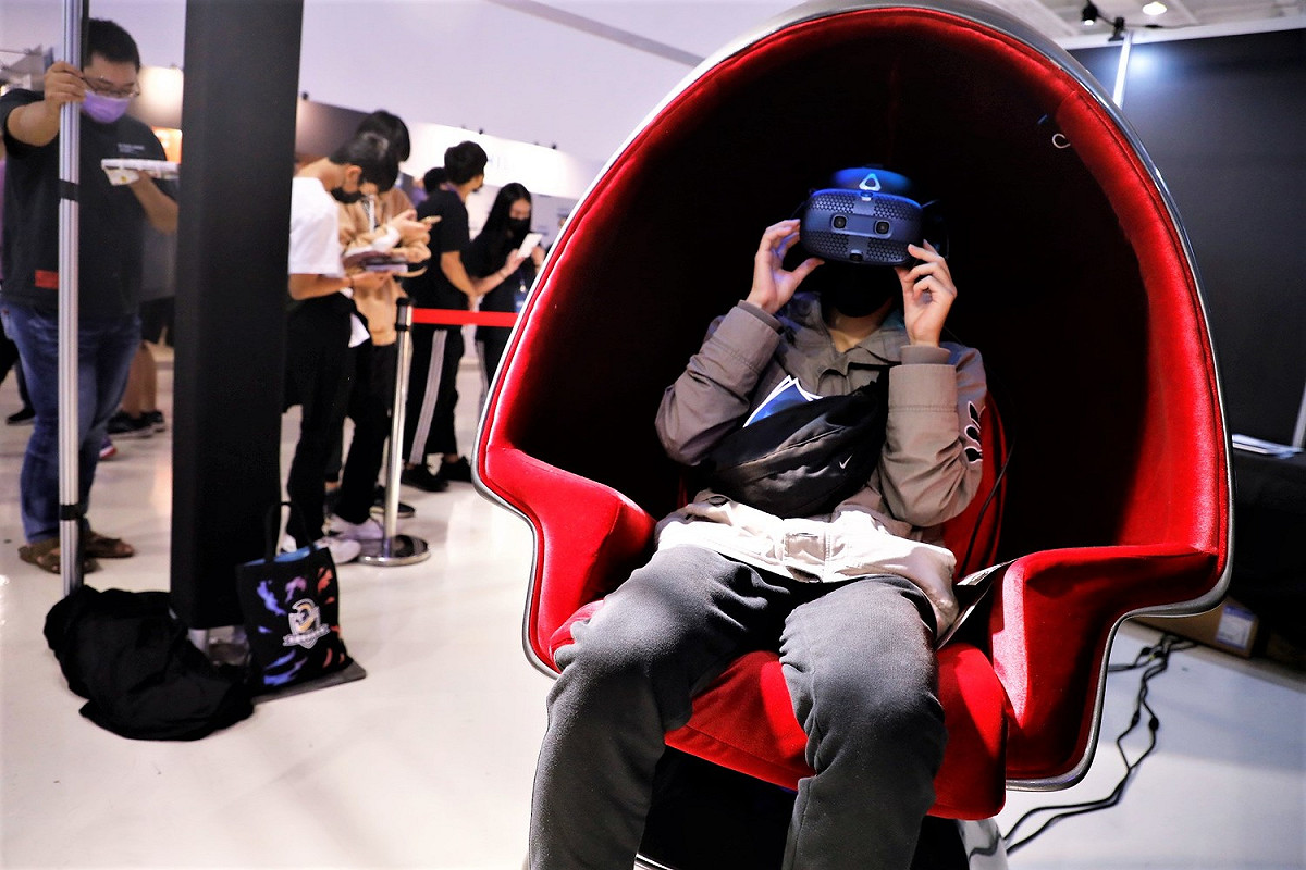 智崴集團展出旗下VR沉浸式體驗裝置 圖：TESL/提供