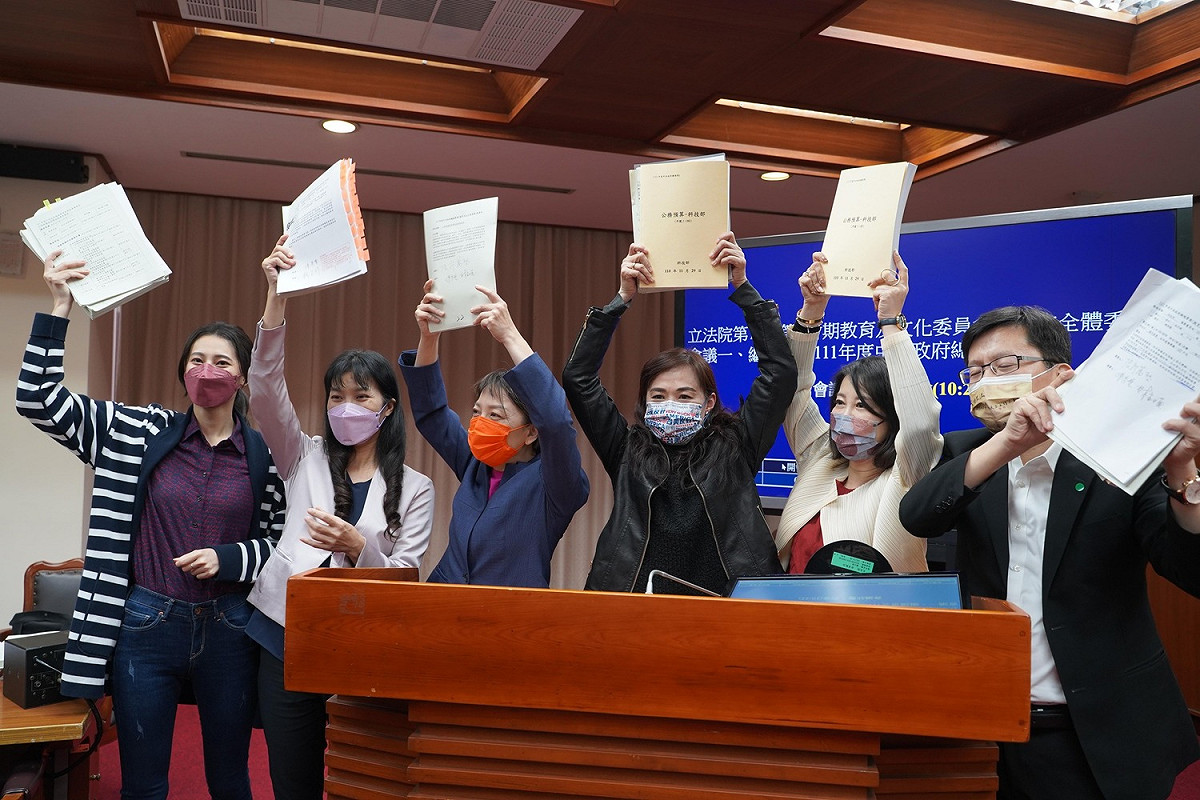對於國民黨團揚言拒審預算，民進黨立委表示抗議。 圖：翻攝自賴品妤臉書