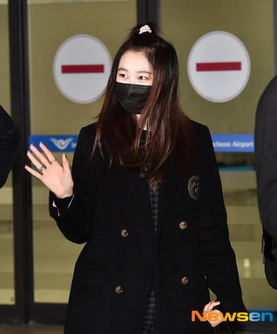 昨日aespa成員中只有Giselle 1人現身仁川機場。 圖：翻攝自Newsen