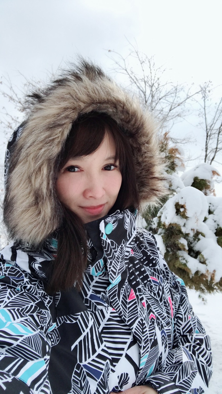 劉芯彤坦言自己曾是家暴受害者，當時常常帶著傷去上班，也拿過多次驗傷單。 圖：翻攝自劉芯彤臉書