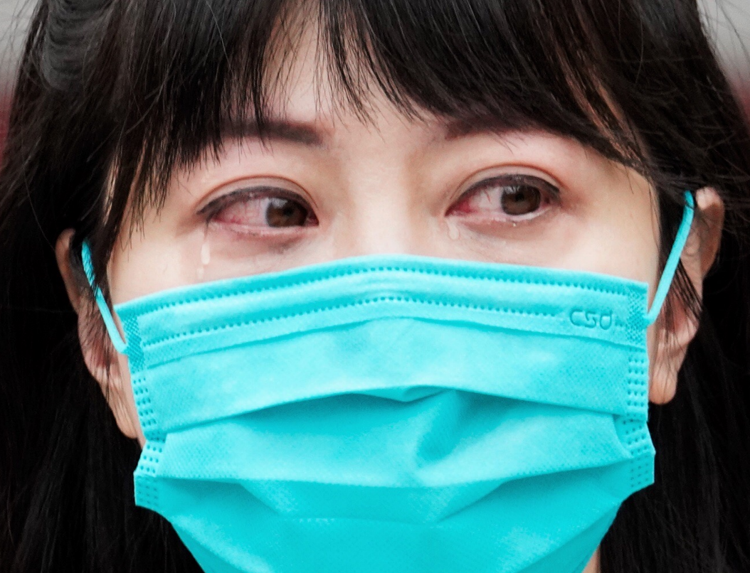 有網友以「斗內」方式留言恐嚇高嘉瑜，「妳私人不堪的事情，想要被公開嗎？」 圖：張良一／攝