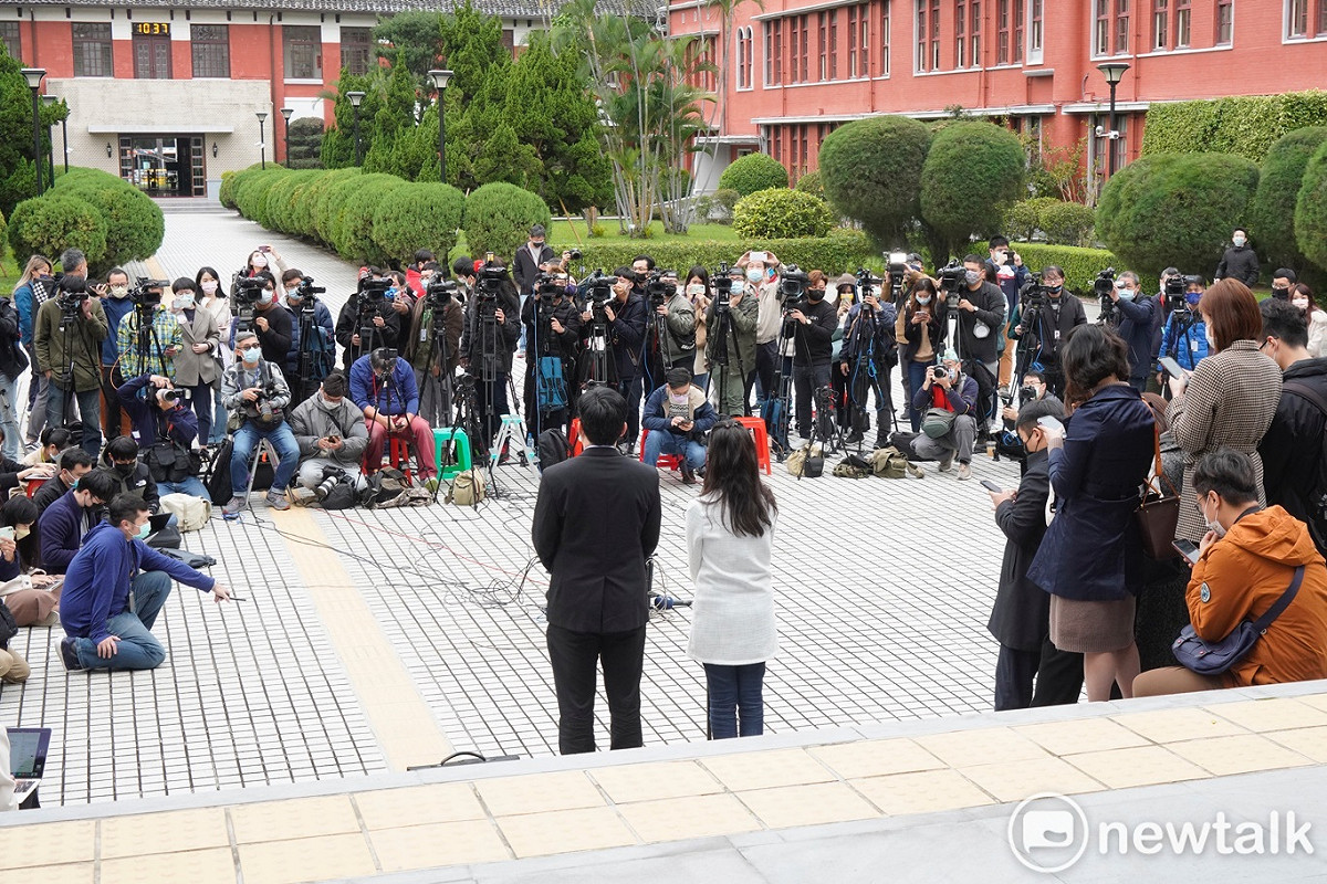 媒體大陣仗採訪高嘉瑜受暴案。 圖：張良一/攝