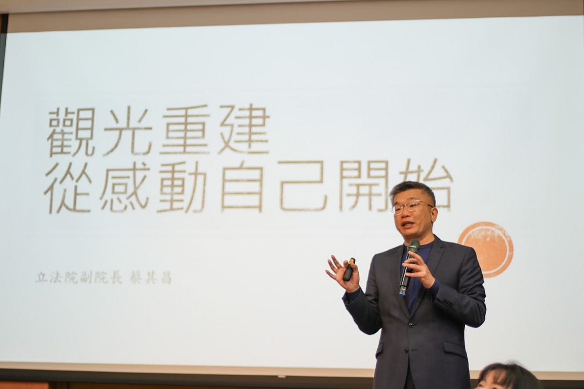 蔡其昌說，觀光重建從感動自己開始。 蔡其昌辦公室/提供