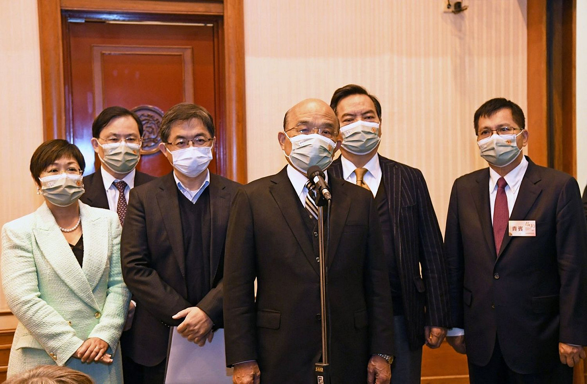 行政院長蘇貞昌今(2)日傍晚出席中華民國第44屆、海外華人第30屆創業楷模暨創業相扶獎頒獎典禮受訪。 圖：行政院提供