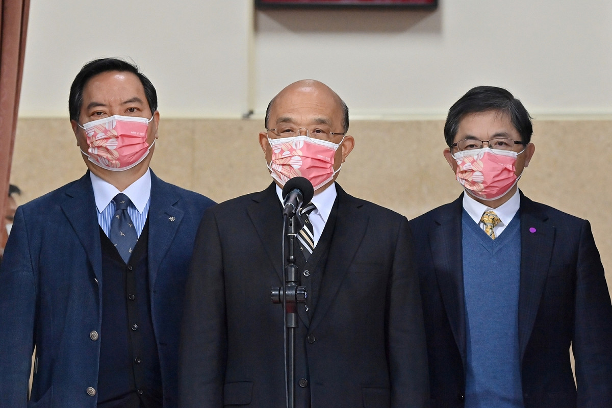 行政院長蘇貞昌今天(3日)赴立法院報告「中央政府海空戰力提升計畫採購特別預算案(111年度至115年度)」編製經過並備質詢。 圖：行政院提供