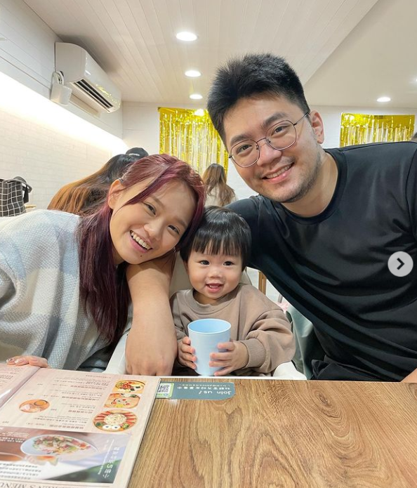 陳彥婷和巨人結婚後生了兒子「小黃金」。 圖：翻攝自陳彥婷IG