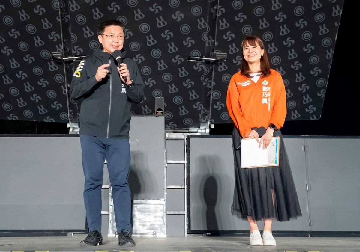 趙天麟推薦鄧巧佩是「行動i佩」。 圖：趙天麟服務處提供
